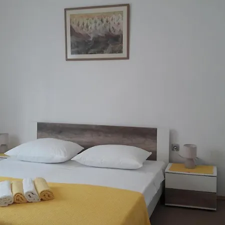 With A Parking Space - 13557 Apartman