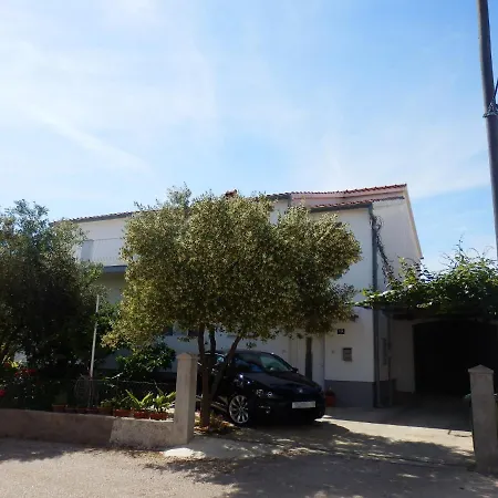 With A Parking Space - 13557 * ザダル